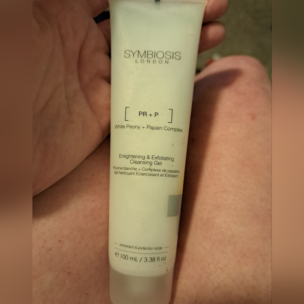 Symbiosis London Enlightening & Exfoliating Cleansing Gel